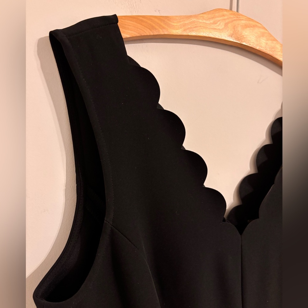 Banana Republic Black Dress Scalloped V Neck Hem - Picture 4 of 9